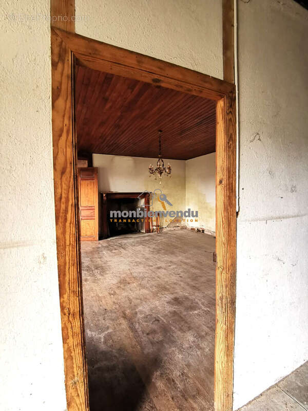 Maison à SAINT-CHAMANT