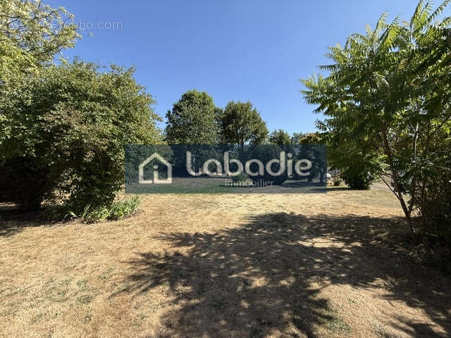 A 5km de Vire, longère en pierres de 70m2 en parfait état sur un terrain de 2000m2. - photo 9