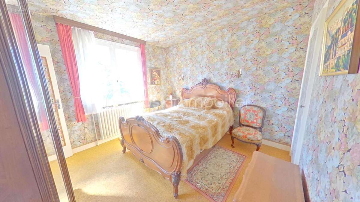 Maison à THORIGNY-SUR-OREUSE