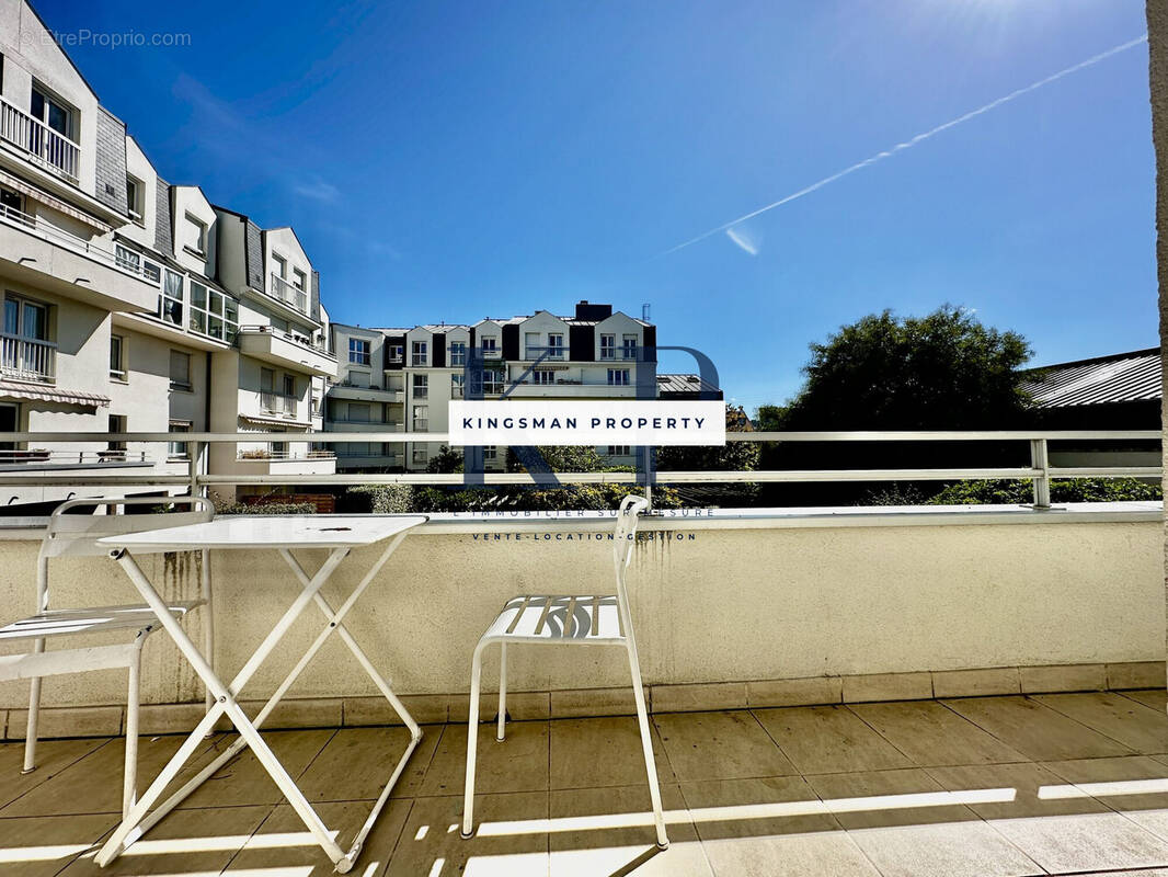BALCON SUD - Appartement à POISSY