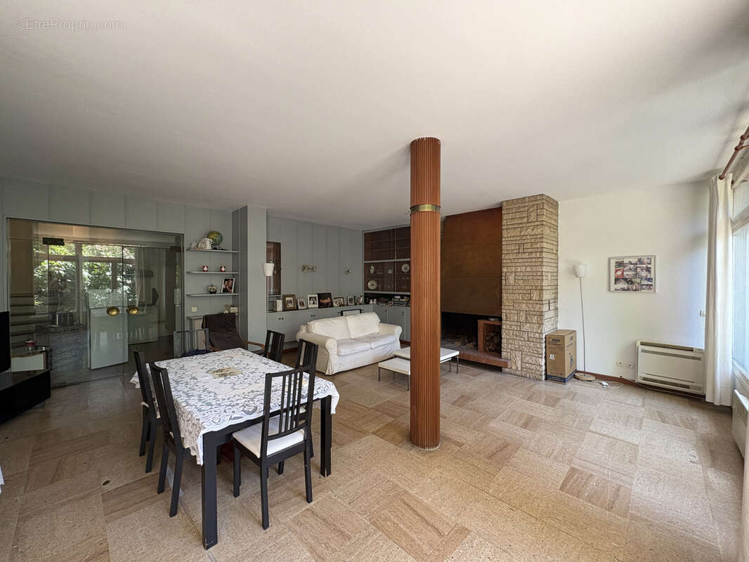 Montpellier Arceaux. Appartement bourgeois avec jardin privatif, terrasses & parking.. - photo 6