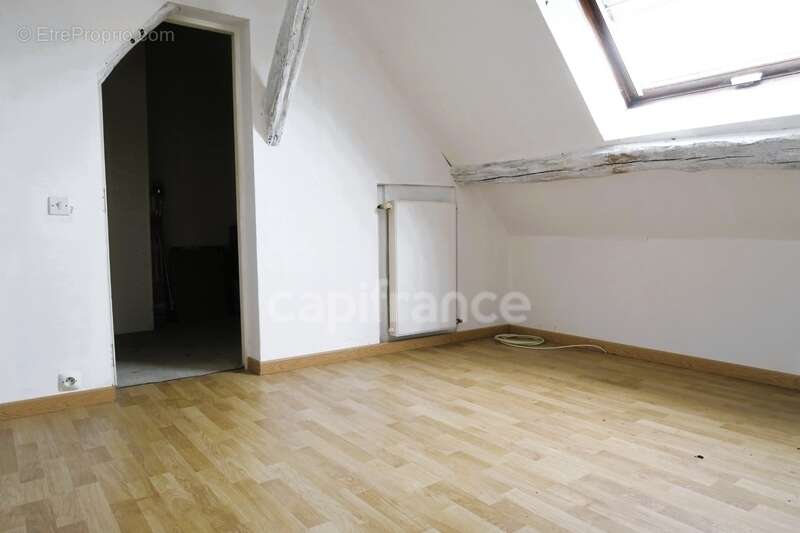 Maison à LA CHAPELLE-VICOMTESSE