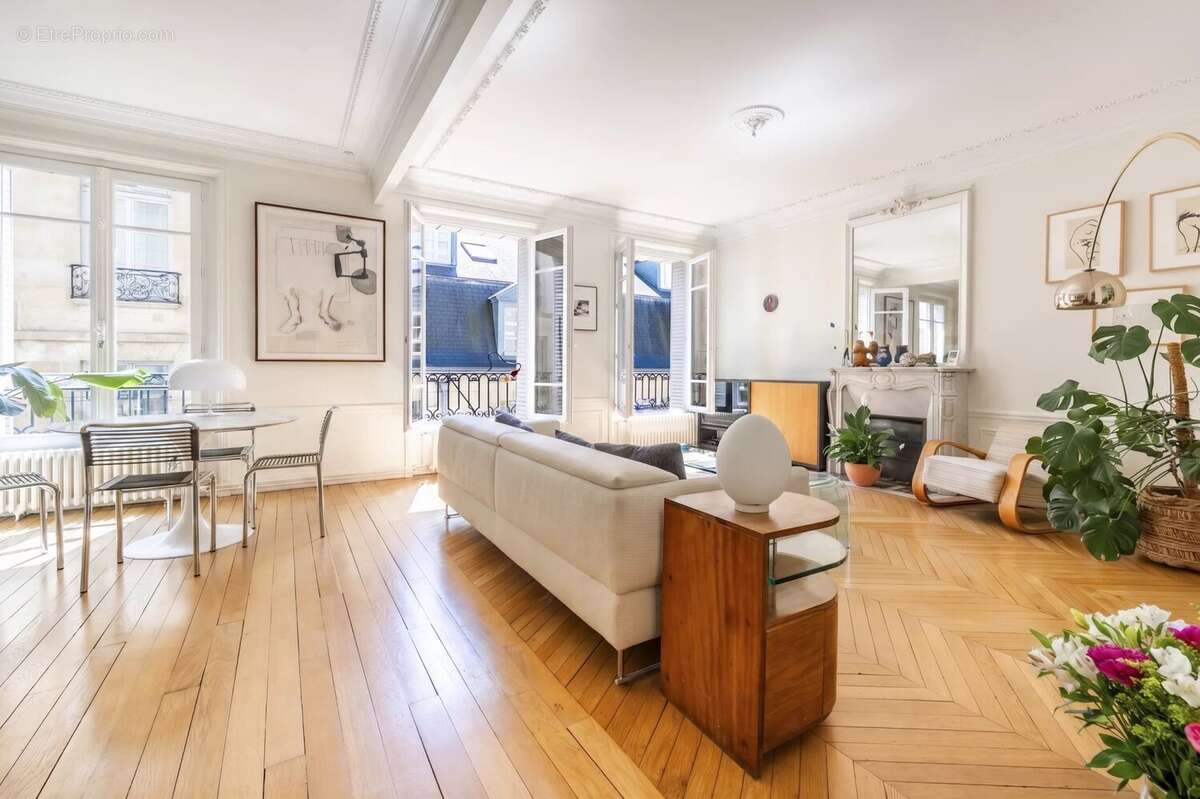 Appartement à PARIS-3E