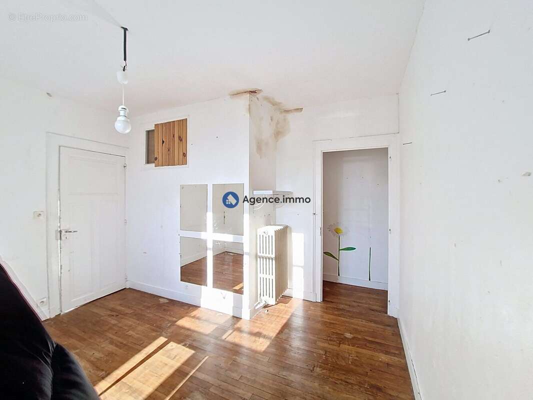 Maison 135 m² à Chateau-La-Valliere  - photo 6