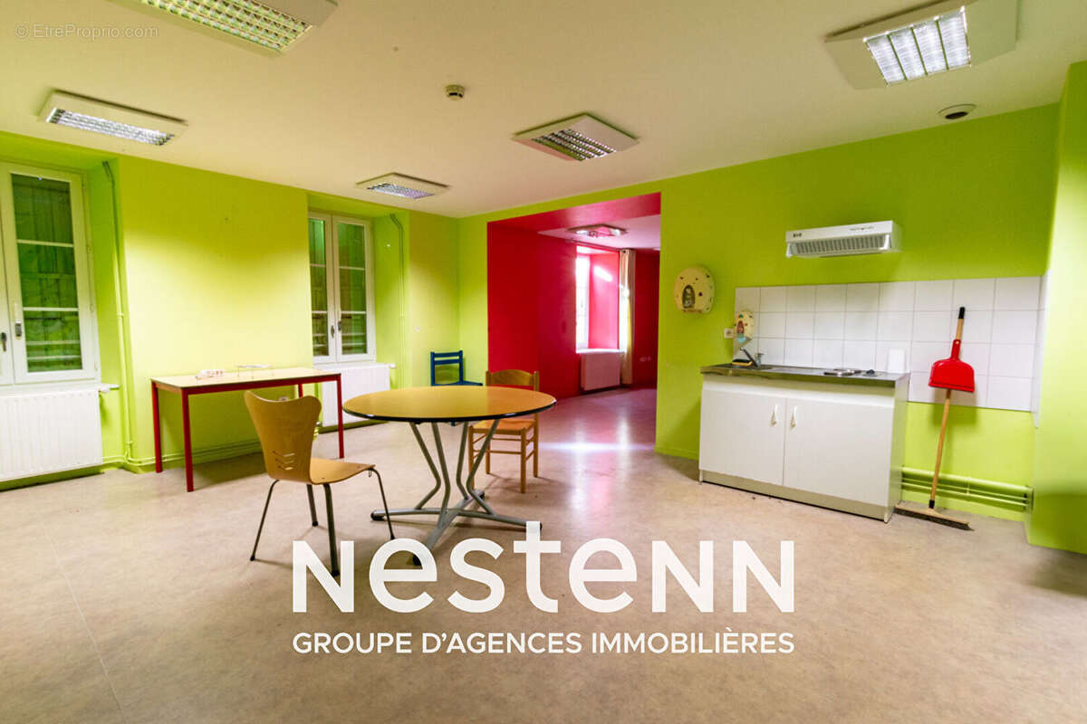 Ensemble immobilier de 8 bâtiments dont 2 maisons, 2300 m2 de surface utile sur 3 hectatres - photo 19