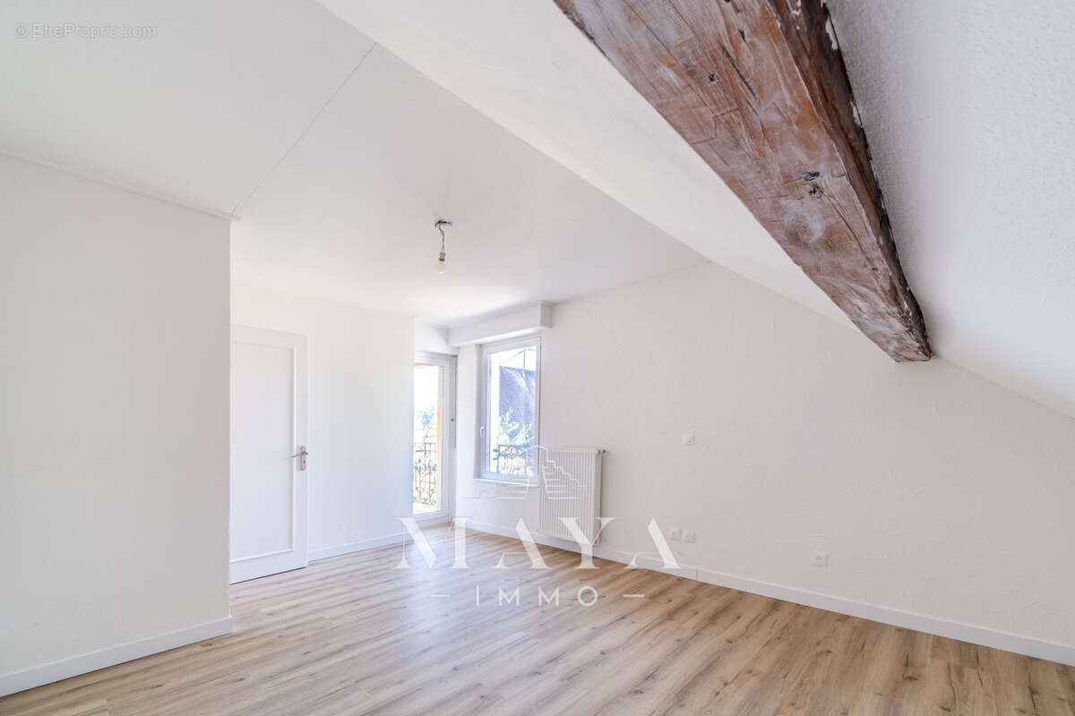 DURMENACH, Appartement 3 pièces avec balcon et garage double ! - photo 5