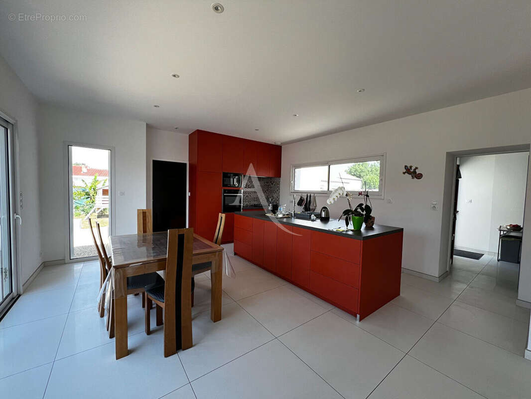 Maison Longeville Sur Mer 4 pièce(s) 131 m2 - photo 3
