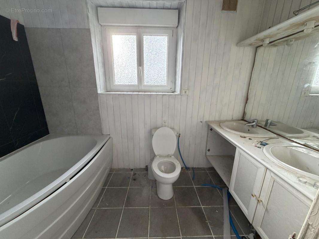 Maison à LE CROISTY