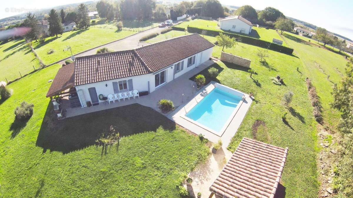 Maison à SAINT-MARY