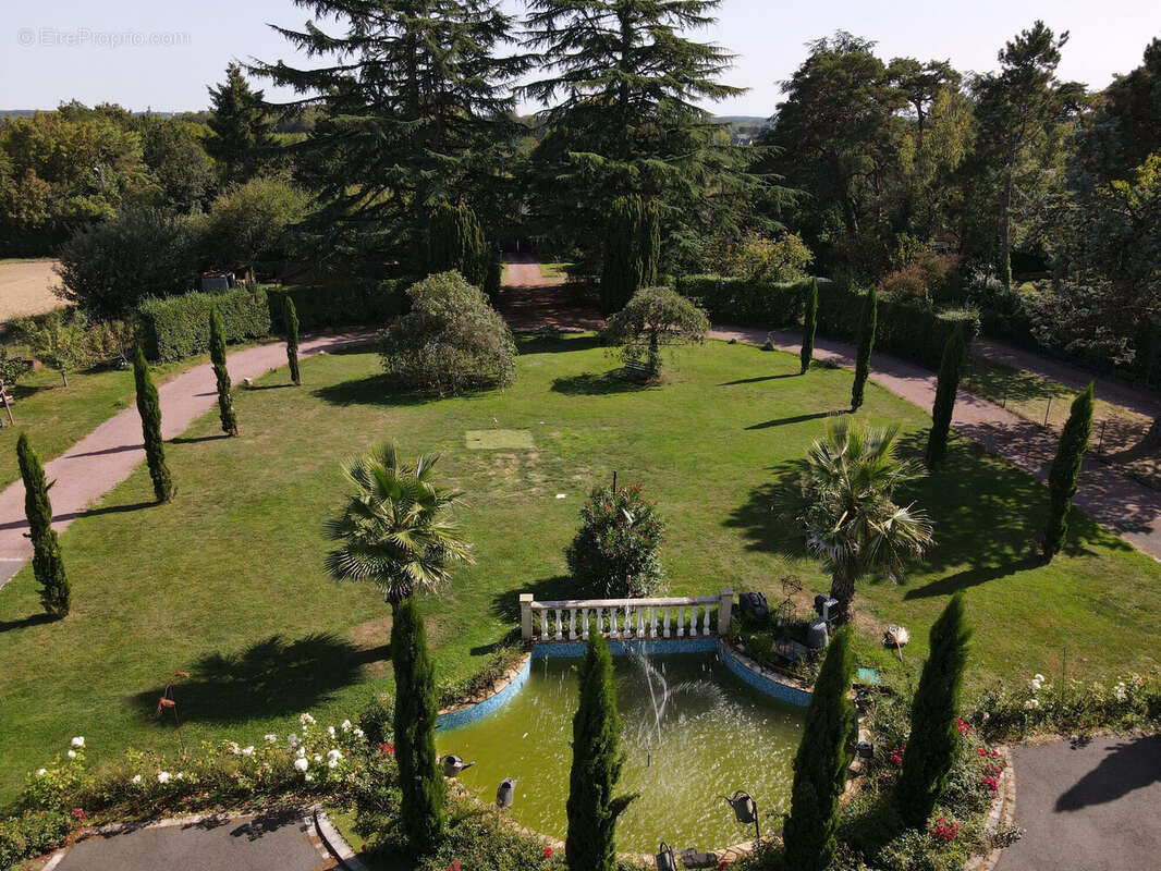 Maison 320 m² à Charentilly  - photo 4
