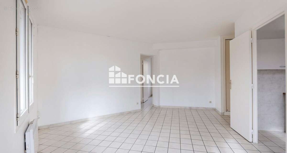 Appartement à LA FERTE-ALAIS