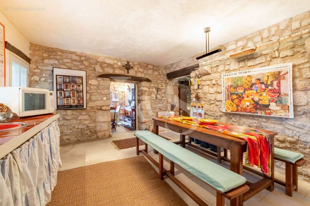 Maison à VENASQUE