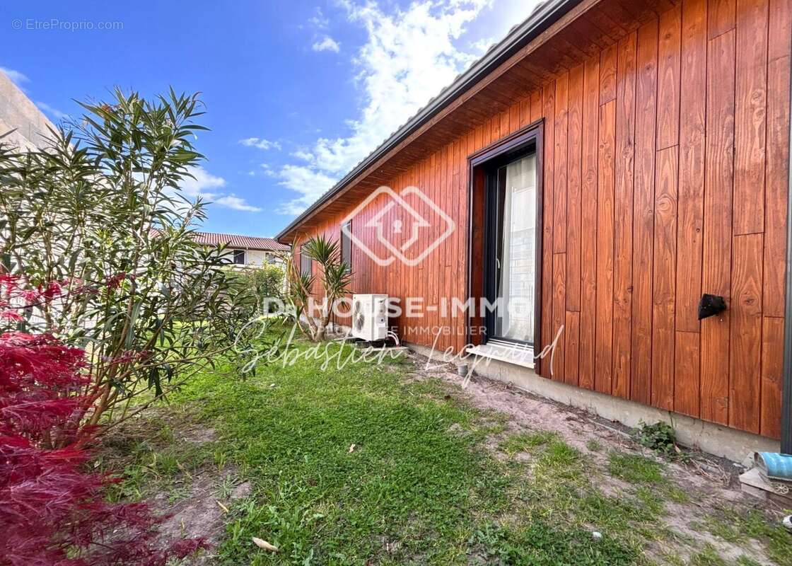 Maison à PAREMPUYRE