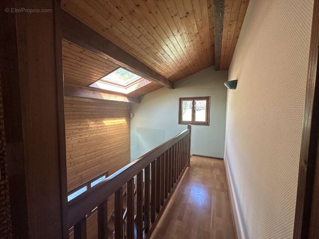 Chalet de 124 m² avec dependance - photo 6