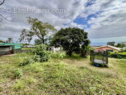 Terrain à LE TAMPON