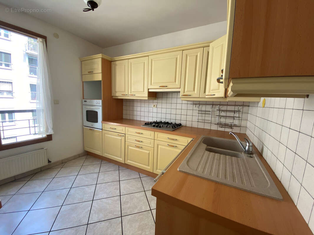 Appartement à LYON-9E