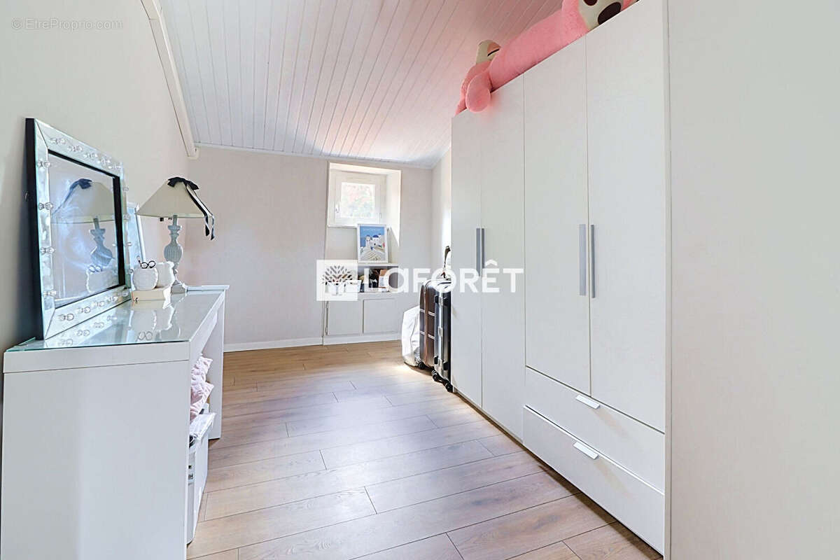 Maison de Bourg en pierre La Jarrie 5 pièces 112 m² - photo 11