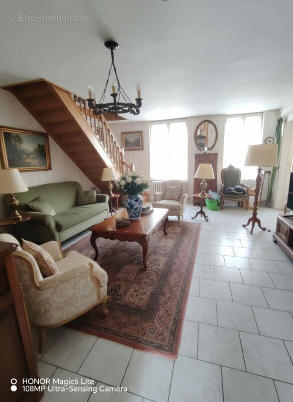 Maison à AZE