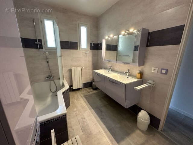 Maison à BURES-SUR-YVETTE