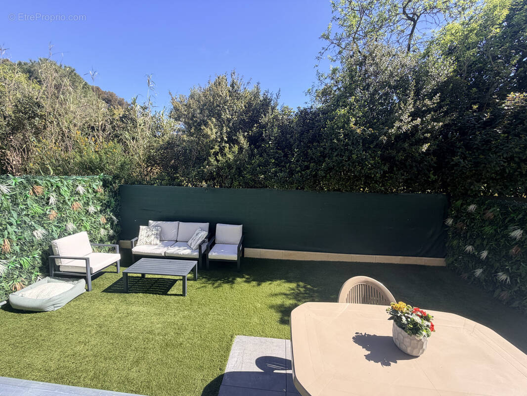 Appartement à SIX-FOURS-LES-PLAGES