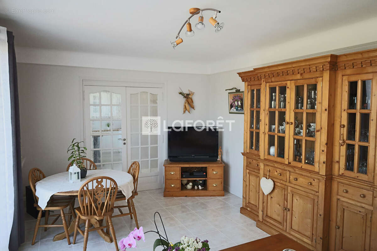 Maison à OZOIR-LA-FERRIERE