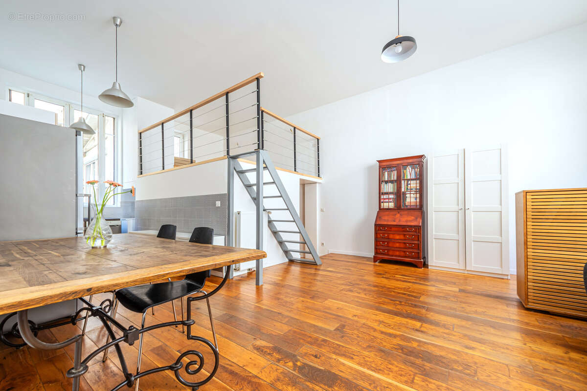 Appartement à PARIS-14E