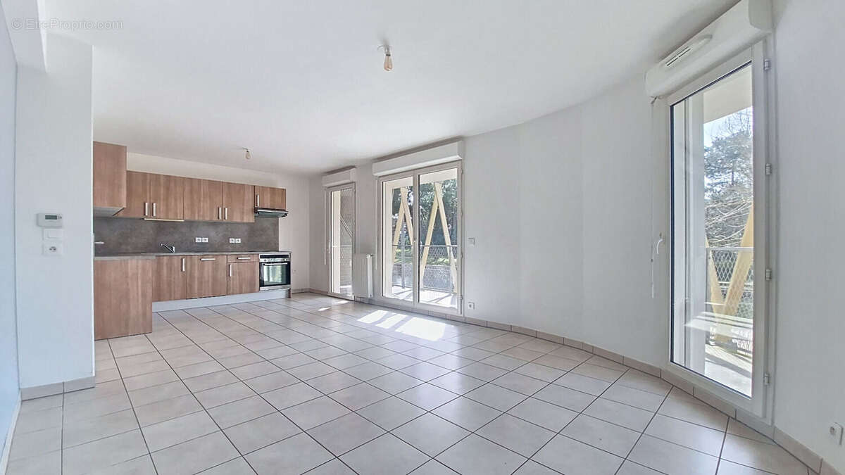 Appartement Bordeaux 3 pièce(s) 67.60 m2 - photo 2
