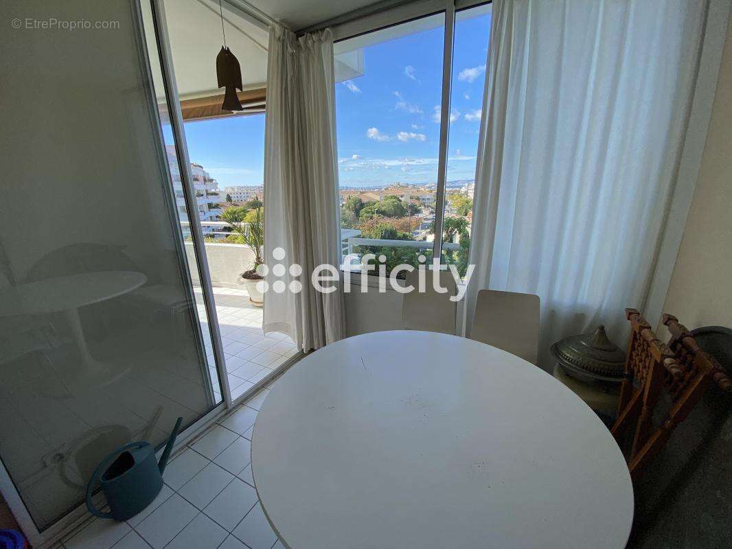 Appartement à MARSEILLE-8E