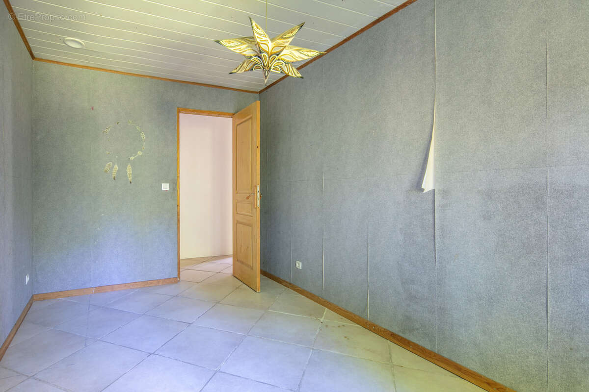Maison à LA TABLE