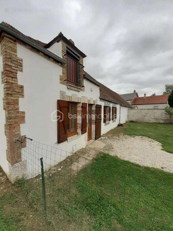 Maison à JURANVILLE