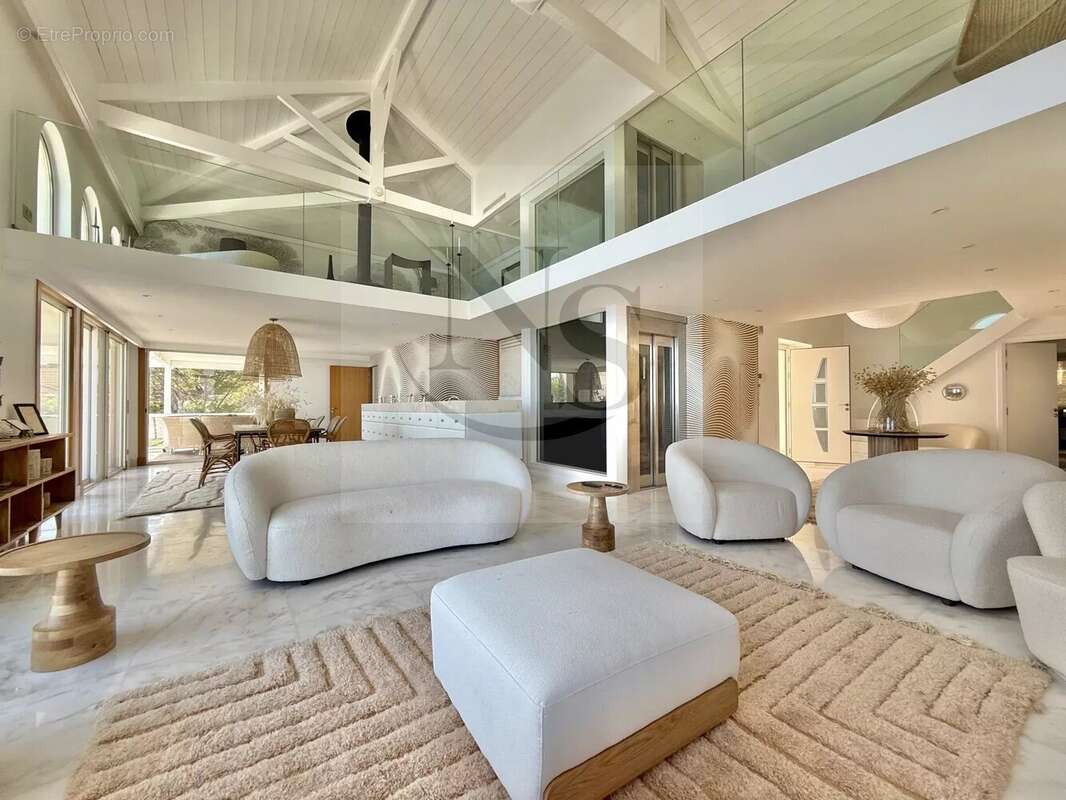 Maison à THEOULE-SUR-MER