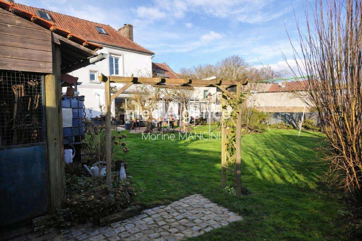 Maison à HALLENCOURT