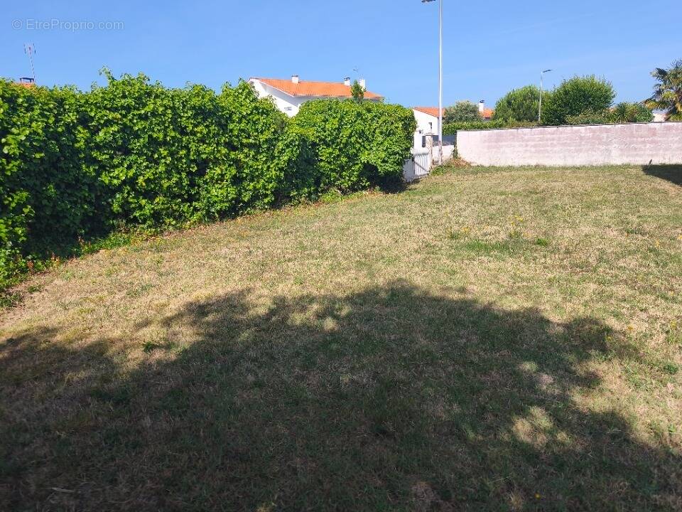 Terrain à VAUX-SUR-MER