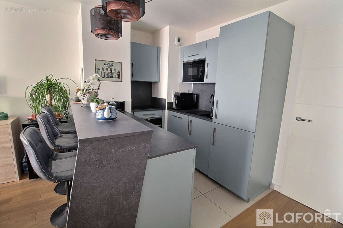 Appartement à LA GARENNE-COLOMBES