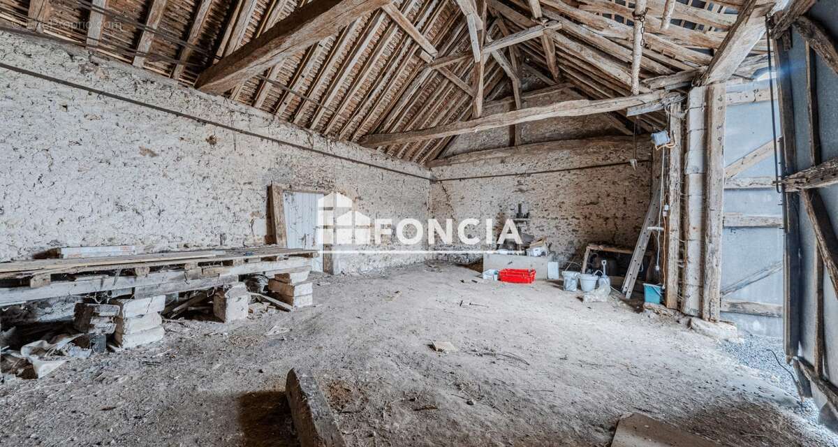 Maison à NEUILLE-PONT-PIERRE