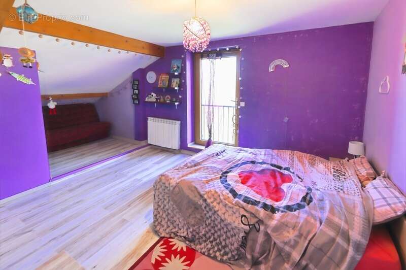 Maison à LA CHAPELLE-DEVANT-BRUYERES