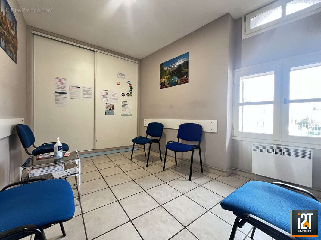 Commerce à SAINTE-ANASTASIE