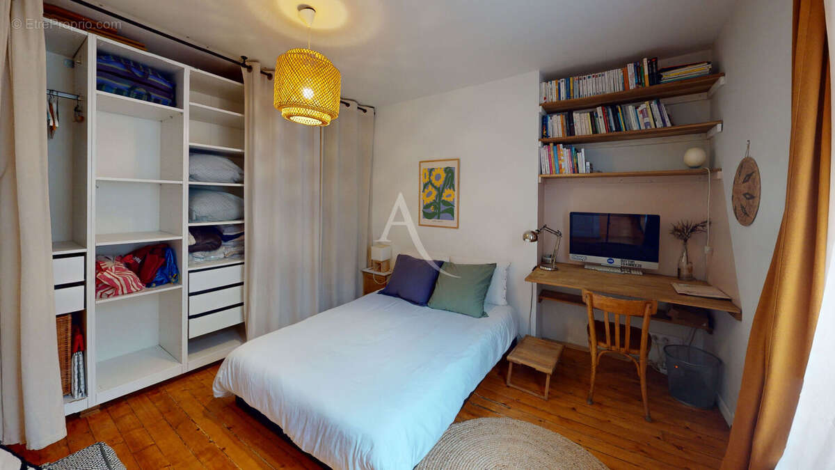Appartement à PARIS-10E