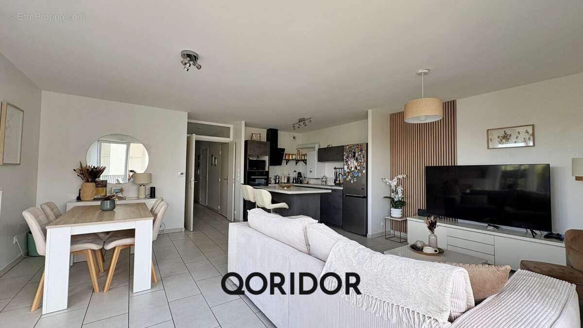 Appartement à MEYZIEU