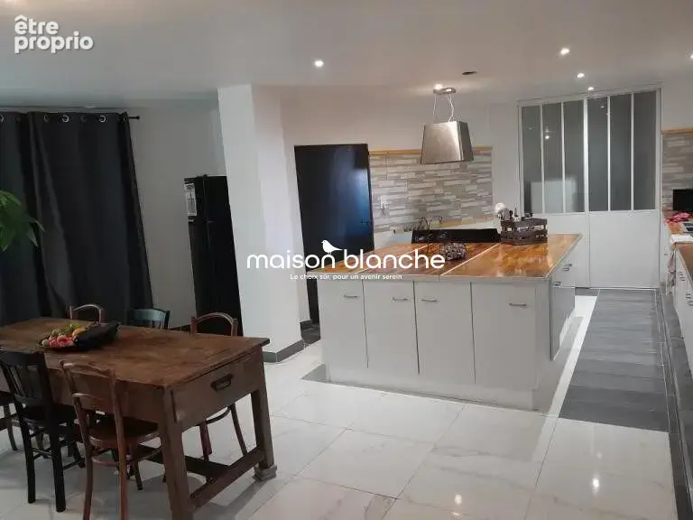 Maison 5 pièces 174 m² à vendre à Avrille (85440) - photo 2