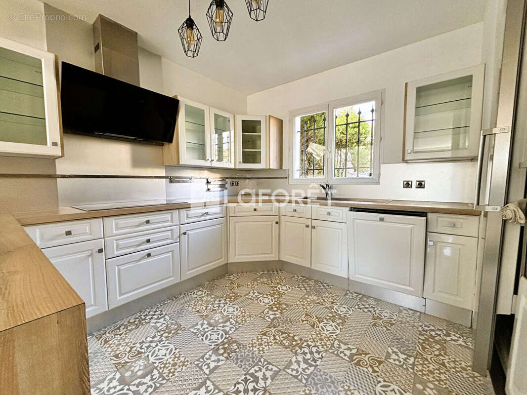 Maison à SAINT-LAURENT-DU-VAR