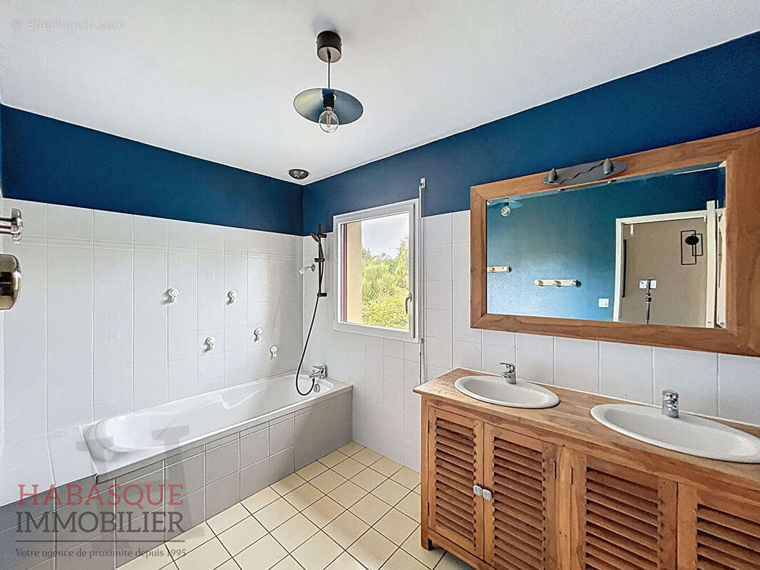 Maison à SAINT-URBAIN