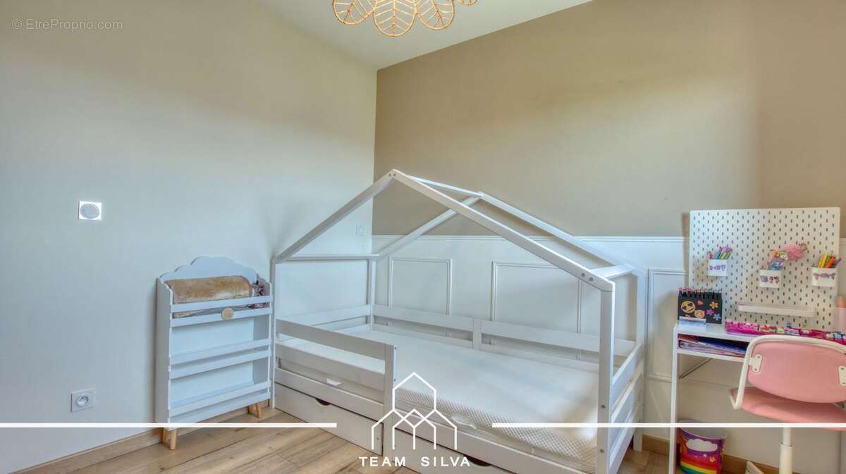 Maison 105 m² à Echalas  - photo 21