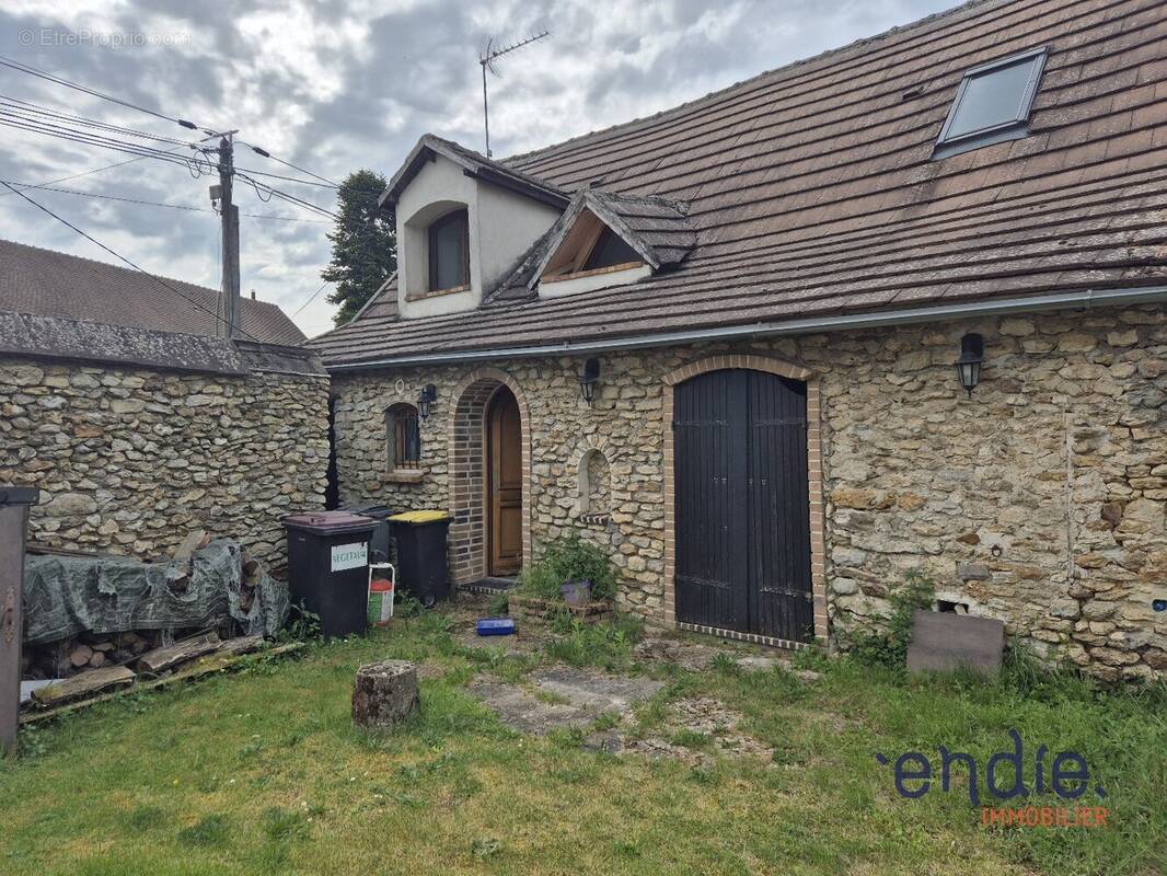 Maison à AUTHON-LA-PLAINE