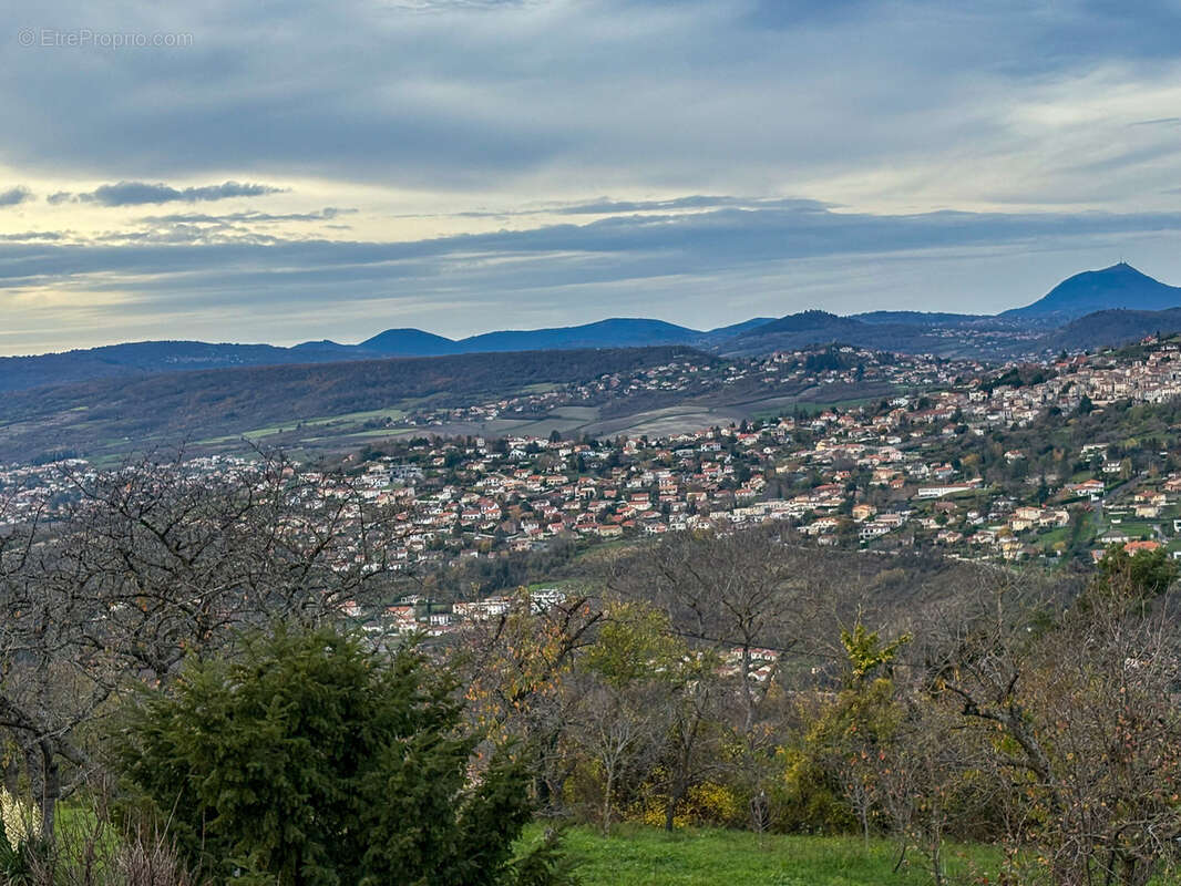 Maison à VEYRE-MONTON
