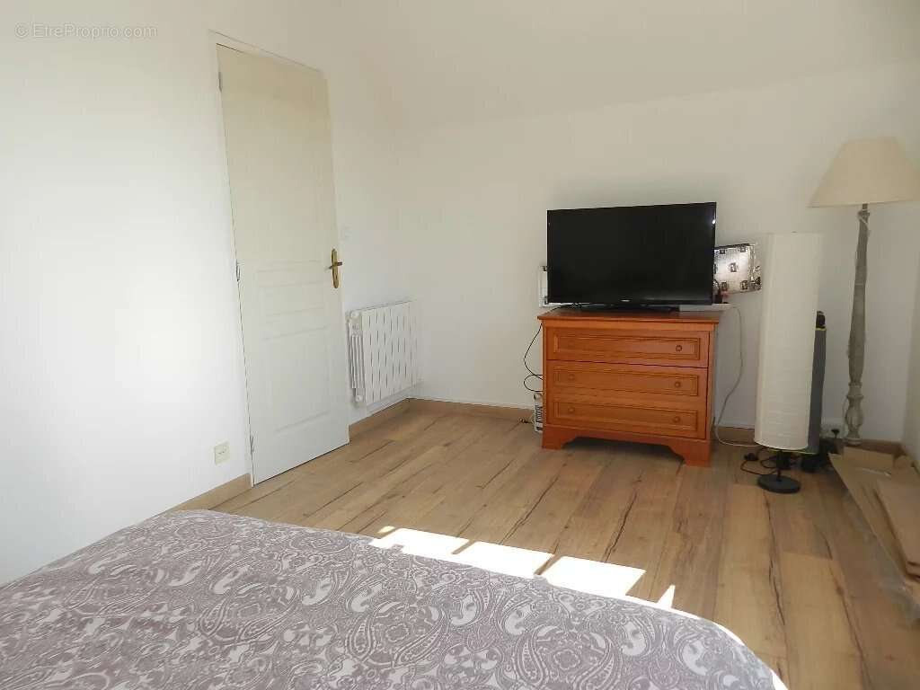 A ETE VENDUE PAR NOS SOINS   .......   BELLE CONTEMPORAINE DE 120 M² HAB, sur Sous-Sol complet et Plus de 1 350 m² de Terrain. - photo 19