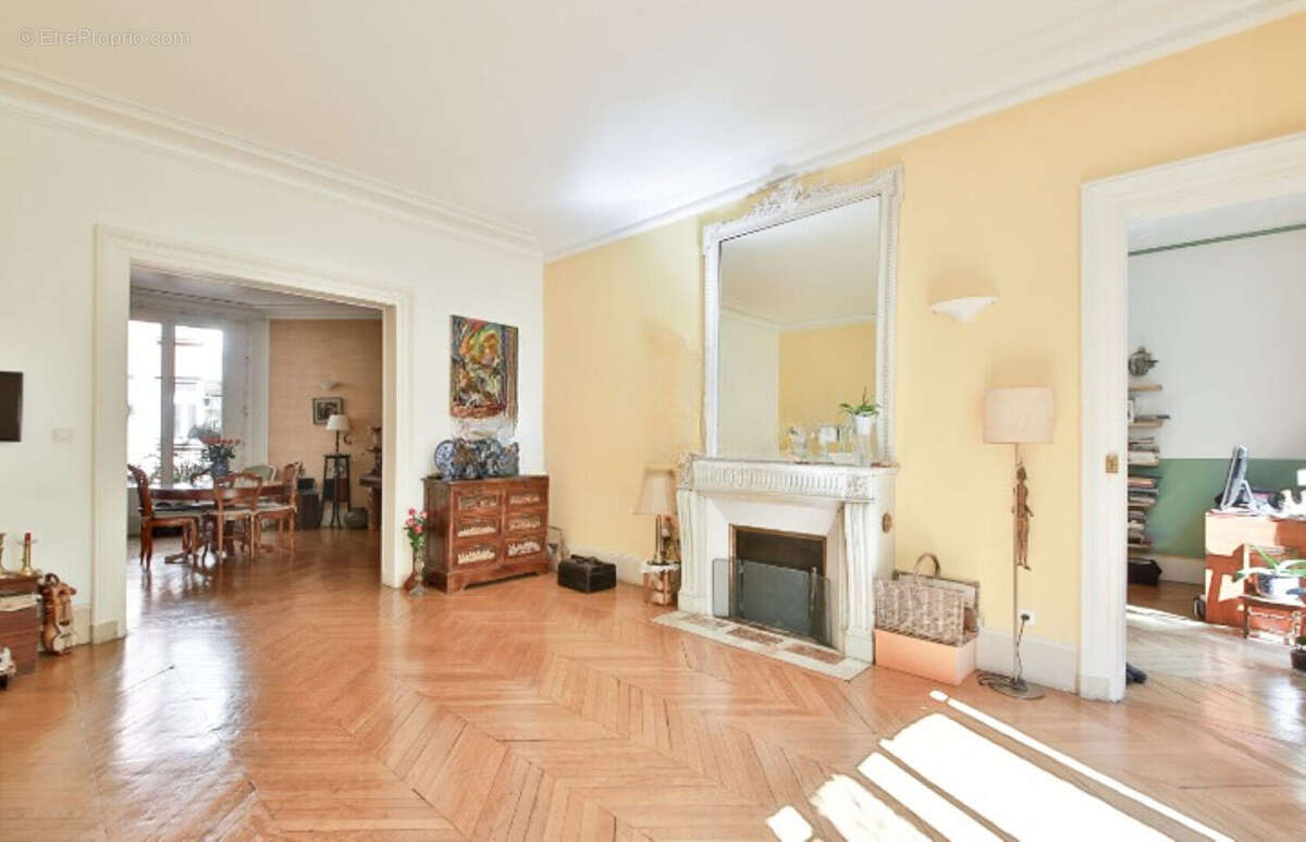 Appartement à PARIS-6E