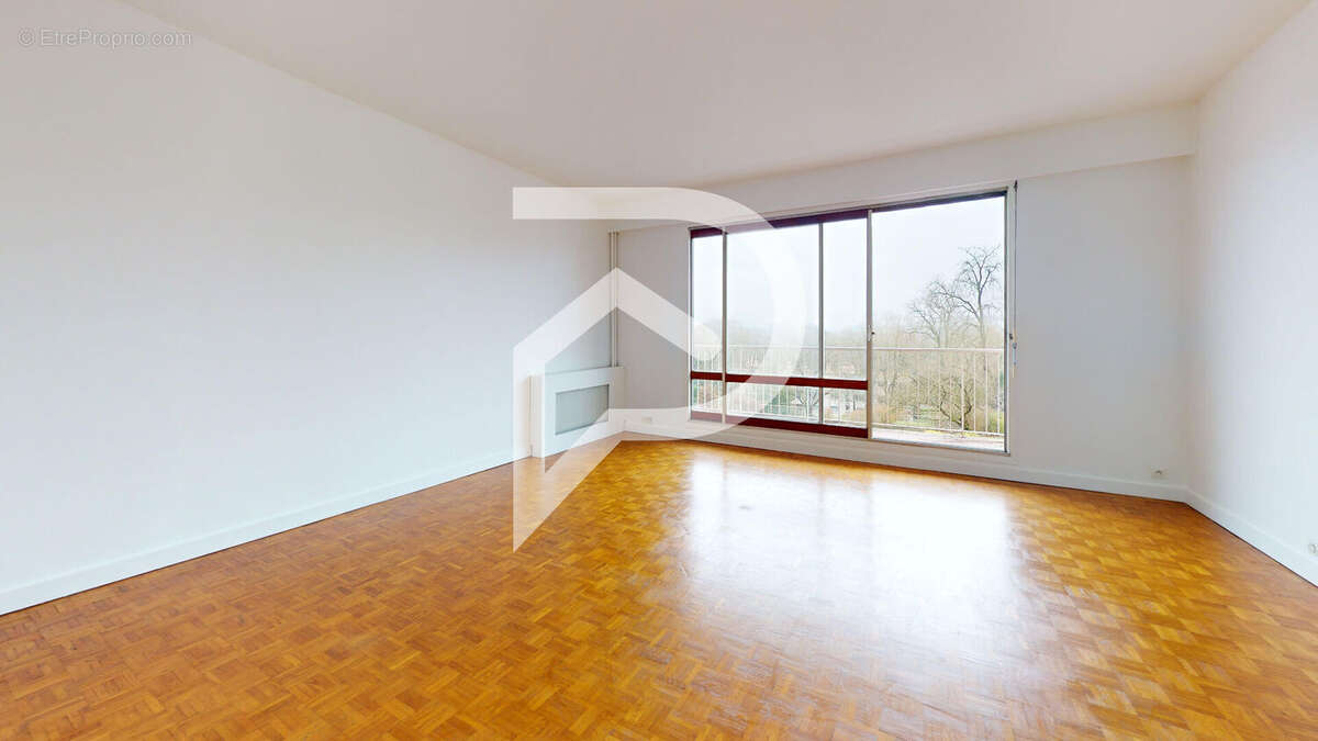 Appartement à LE MESNIL-LE-ROI