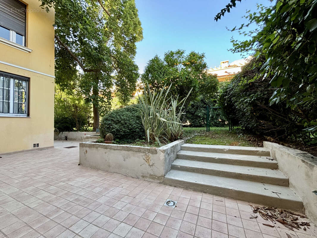 Appartement d’Exception au Cœur d'une Villa en Bord de Mer - photo 16
