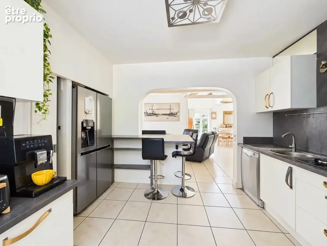 Maison familiale de caractère, vaste véranda et jardin paysager piscinable - photo 3